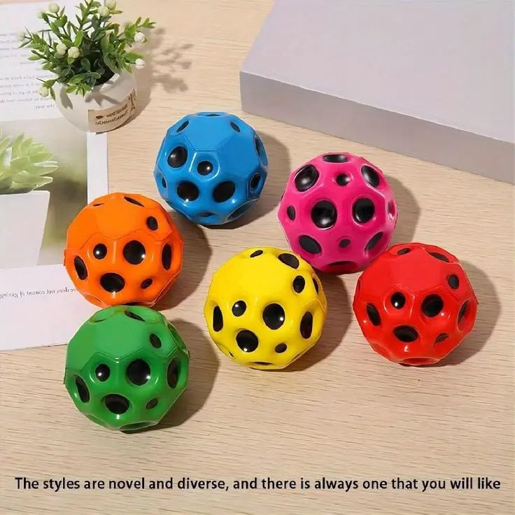 Bouncy Ball Anti-fall Moon Shape (Random Color)