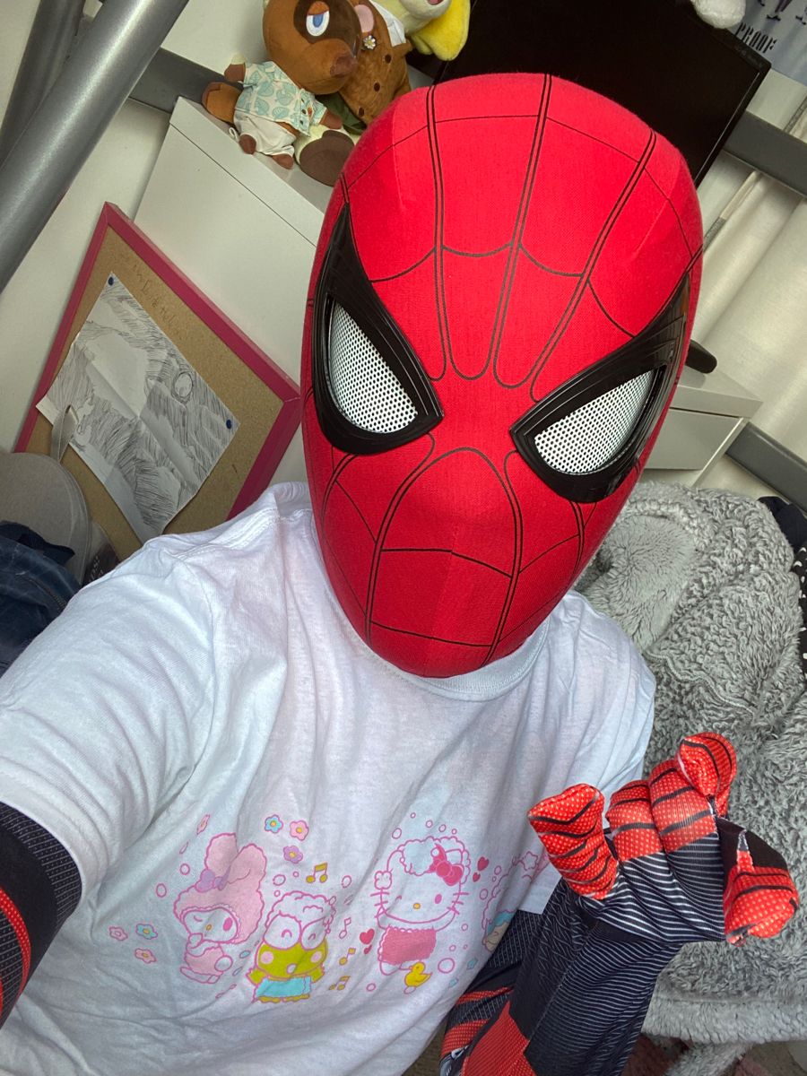 Realistic Spiderman Mask With Moving Eyes