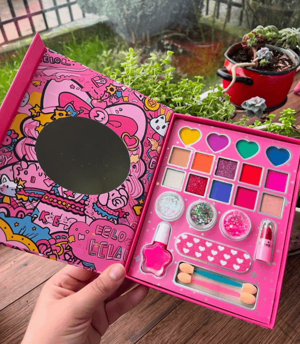 Hello Kitty Girls Makeup Set 22 Pcs