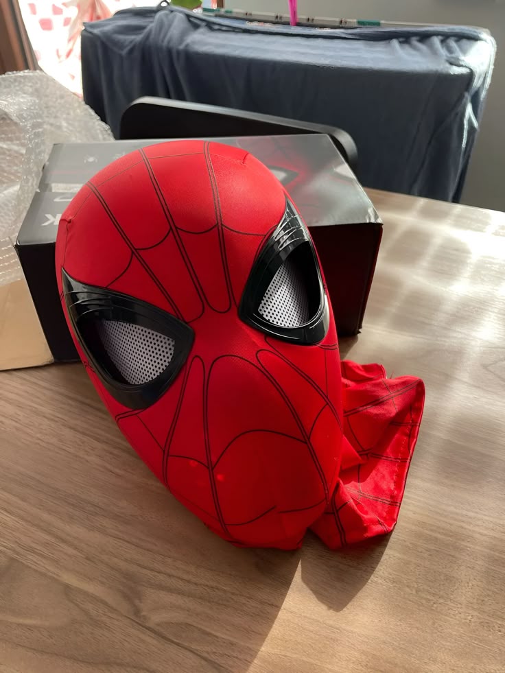 Realistic Spiderman Mask With Moving Eyes